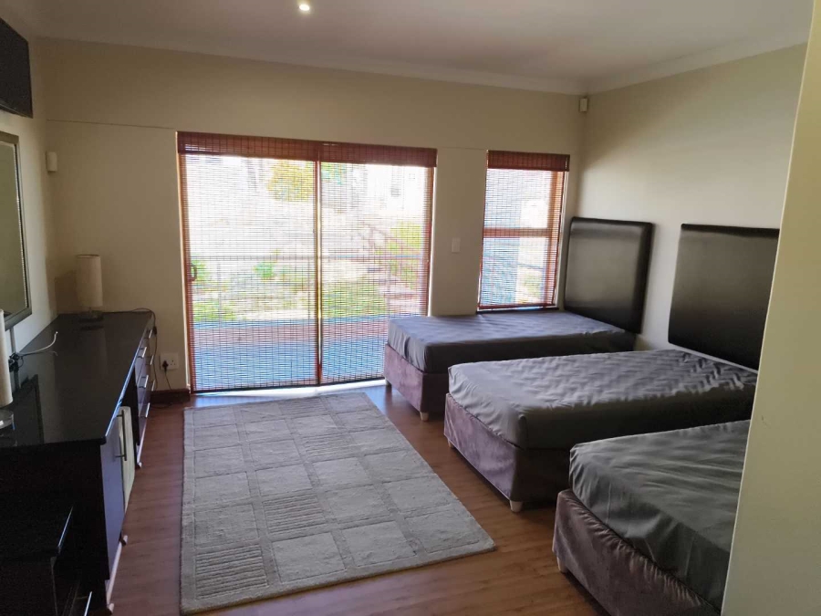 5 Bedroom Property for Sale in Blueberry Hill Western Cape